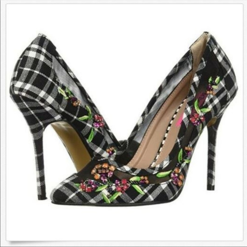 BETSEY JOHNSON RAYN BLACK MULTI PUMP SIZE 7
